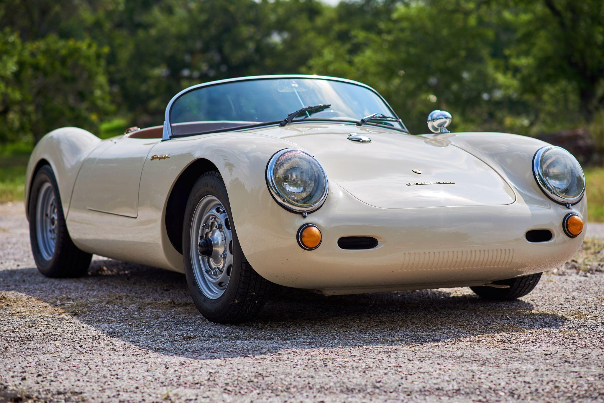 Cream vintage Porsche 550 Spyder parked on gravel — Automotive photography, Austin A cream vintage Porsche 550 Spyder parked on gravel.
